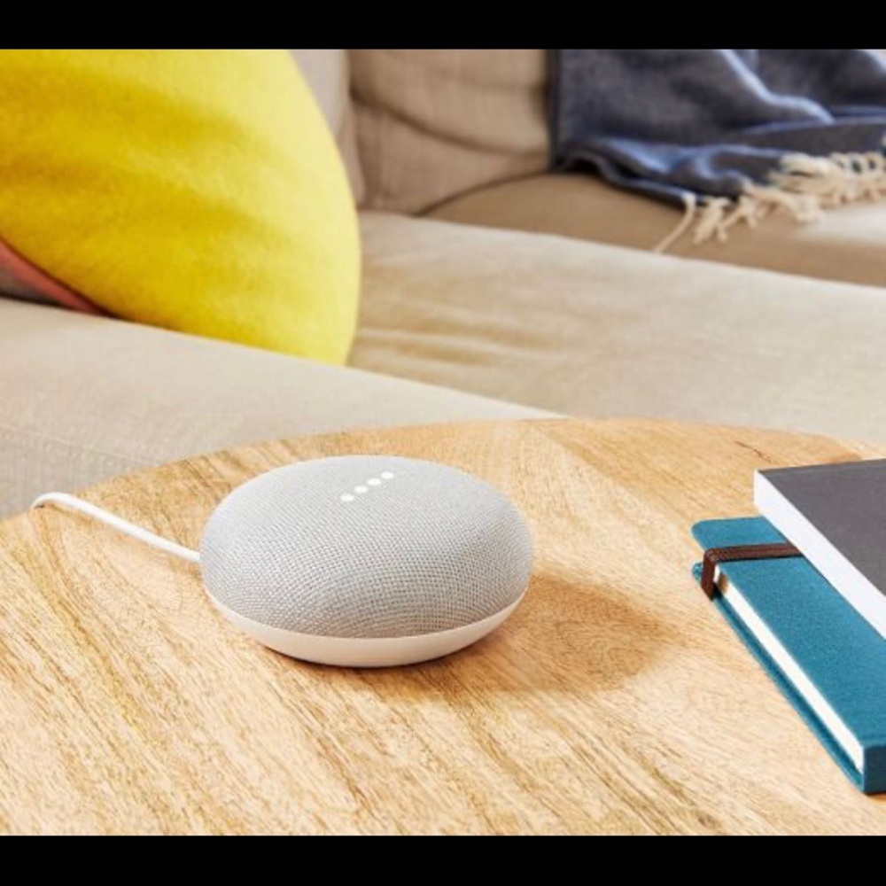 Google Home Mini - Picture 2 of 3